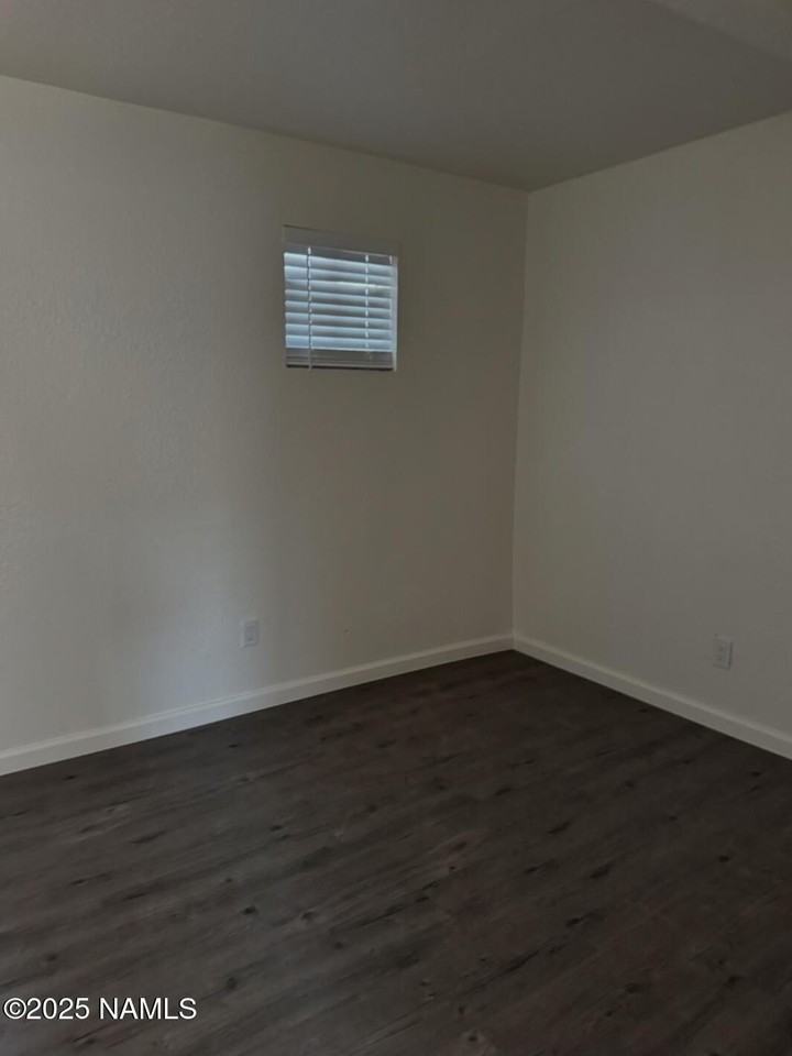 912 W Second St Unit 17 - Photo 3 of 5