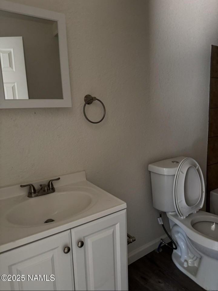 912 W Second St Unit 17 - Photo 5 of 5