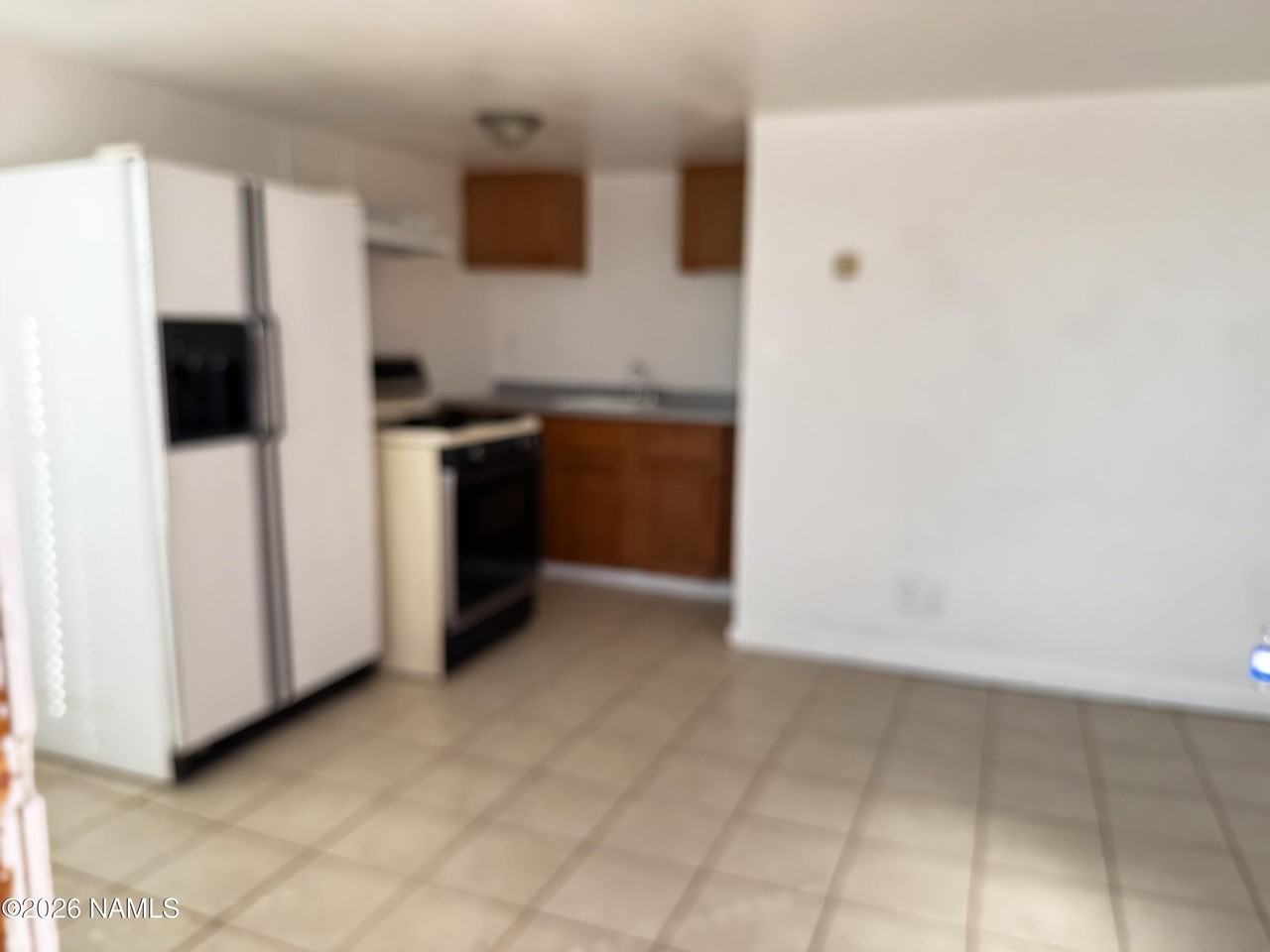 600 1/2 W Hillview St - Photo 2 of 10