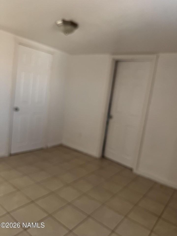 600 1/2 W Hillview St - Photo 5 of 10