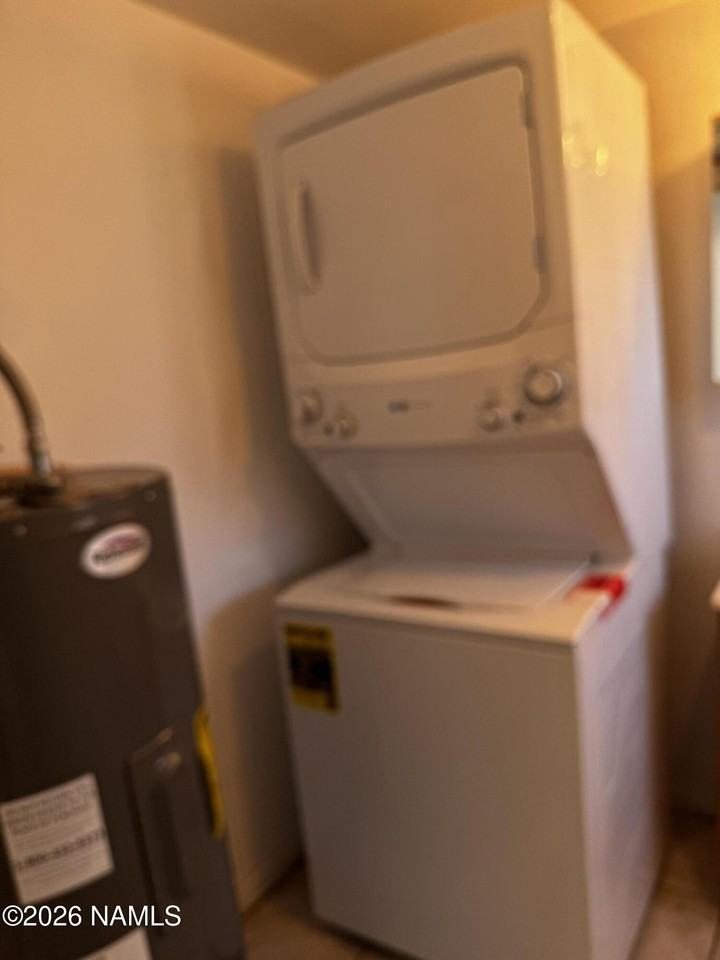 600 1/2 W Hillview St - Photo 6 of 10