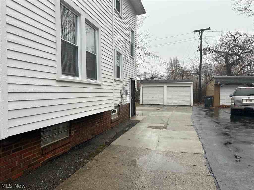 1764 Algonac Rd - Photo 2 of 16