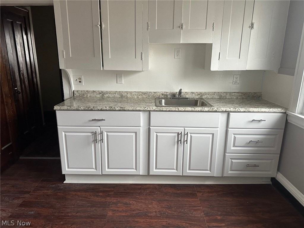 1764 Algonac Rd - Photo 3 of 16