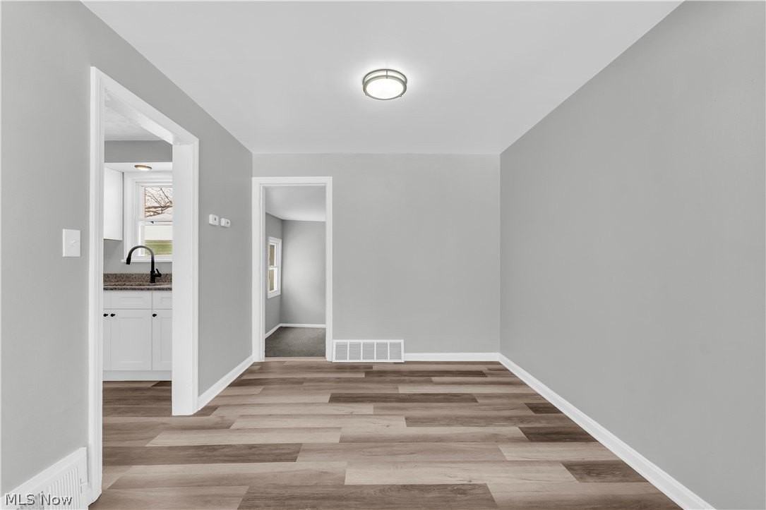 16210 Judson Dr - Photo 5 of 28