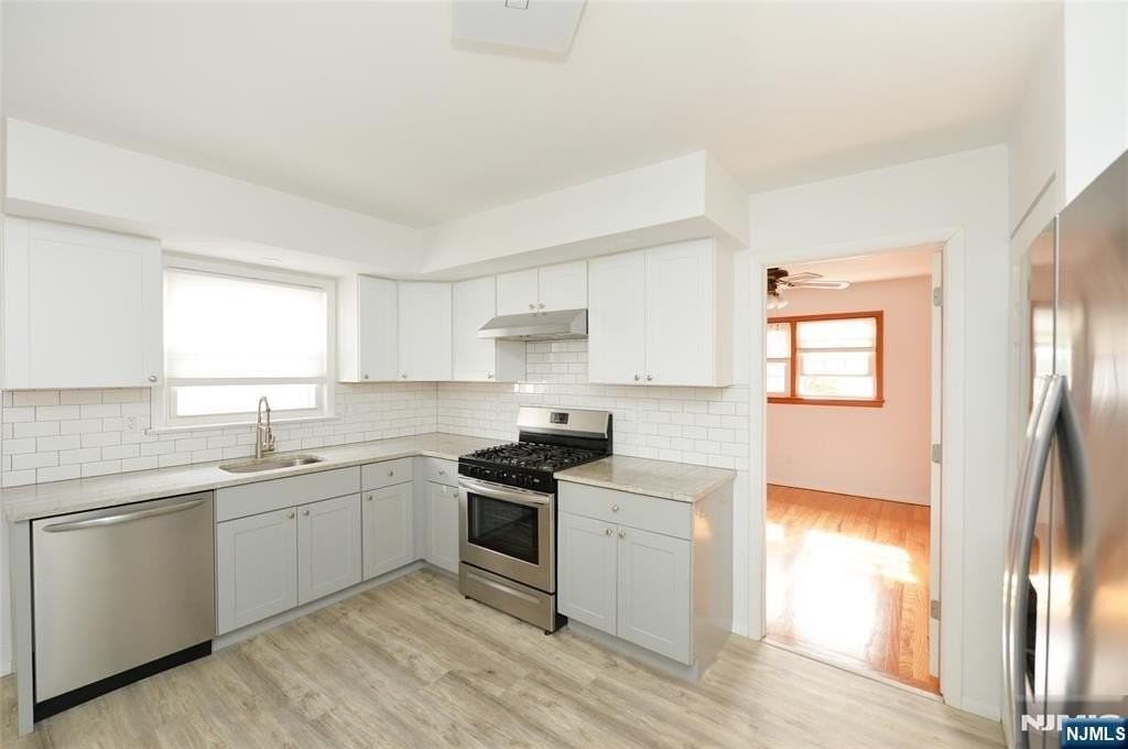 11 Gregory Ct - Photo 2 of 12