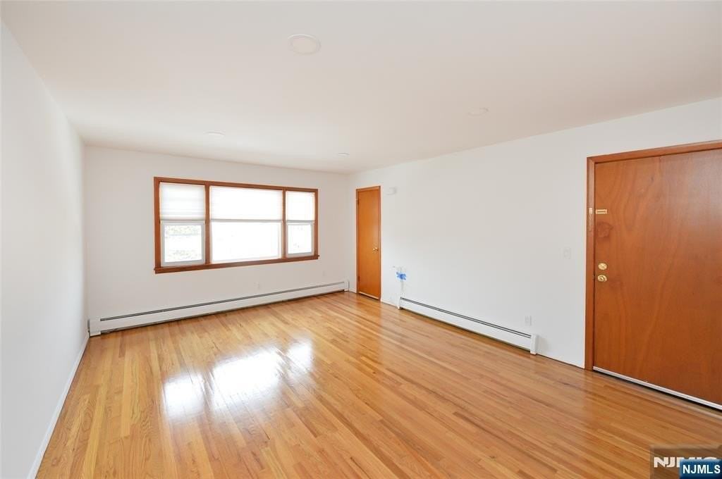 11 Gregory Ct - Photo 5 of 12