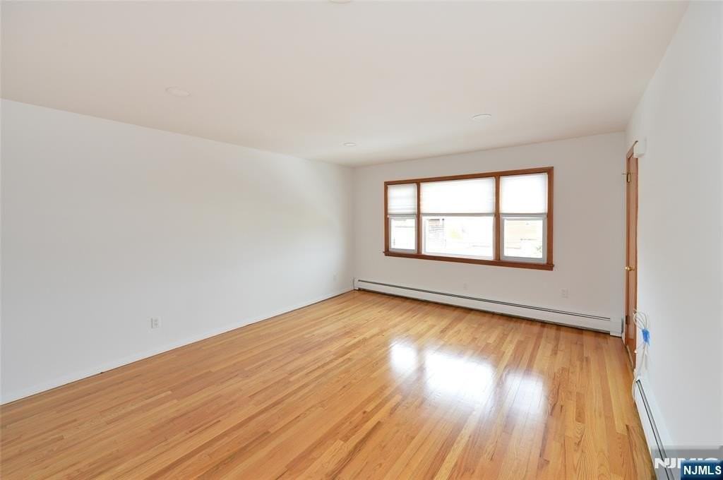 11 Gregory Ct - Photo 6 of 12