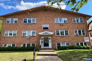 35 S Willow St Apt B4 - Photo 1 of 1