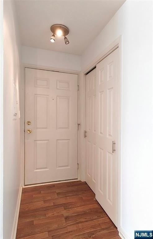 1412 Faulkner Ct - Photo 2 of 14