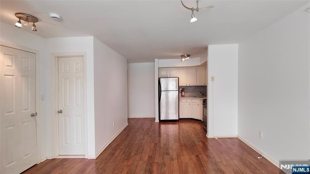 1412 Faulkner Ct - Photo 6 of 14