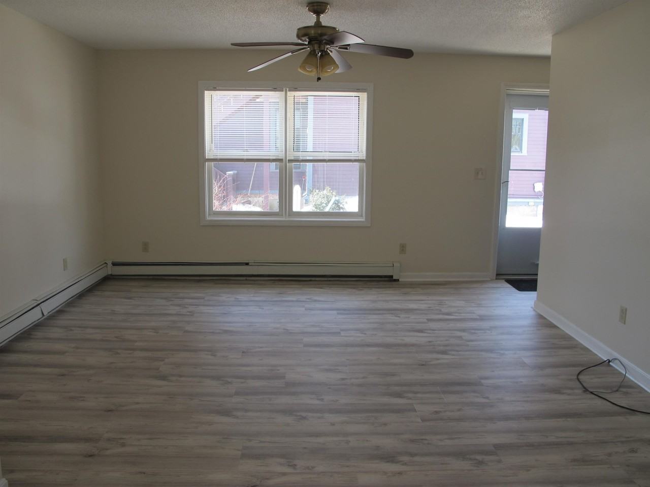 213 Prospect St - Photo 4 of 16