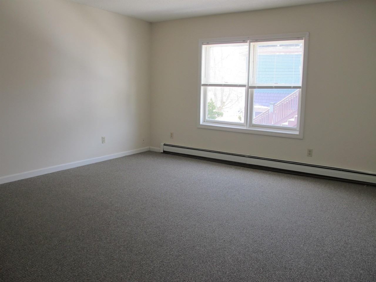 213 Prospect St - Photo 6 of 16