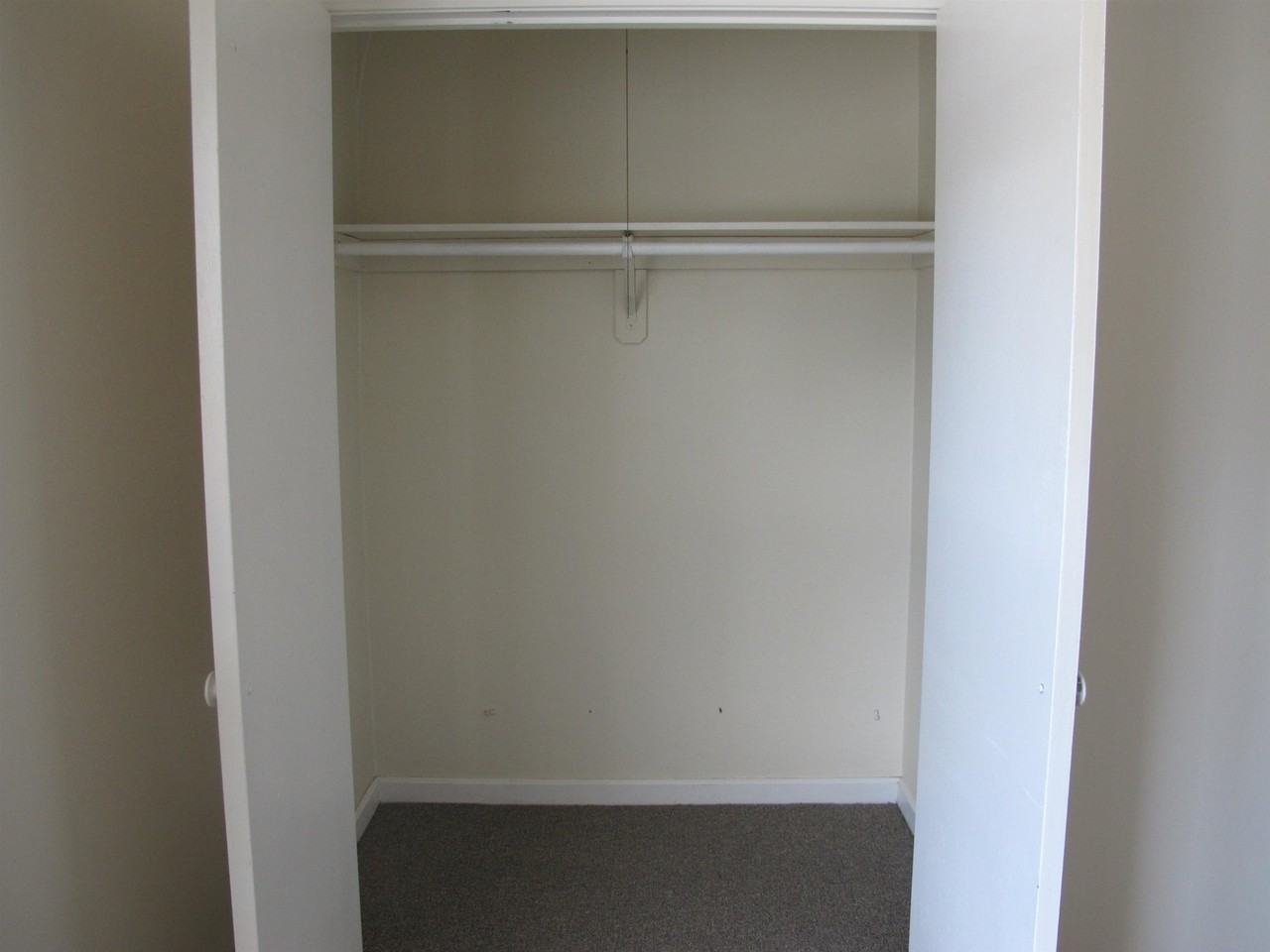 213 Prospect St - Photo 7 of 16