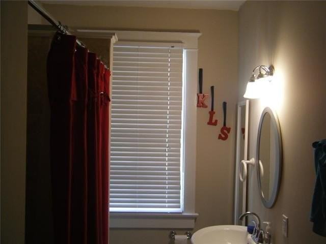 2436 State St - Photo 4 of 11