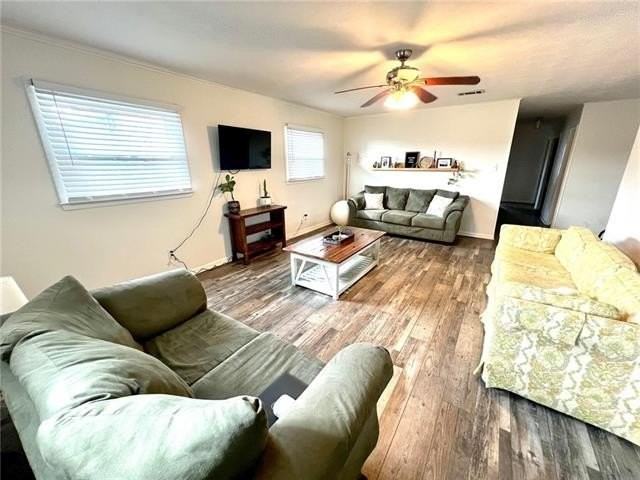 6908 Christine St - Photo 3 of 10