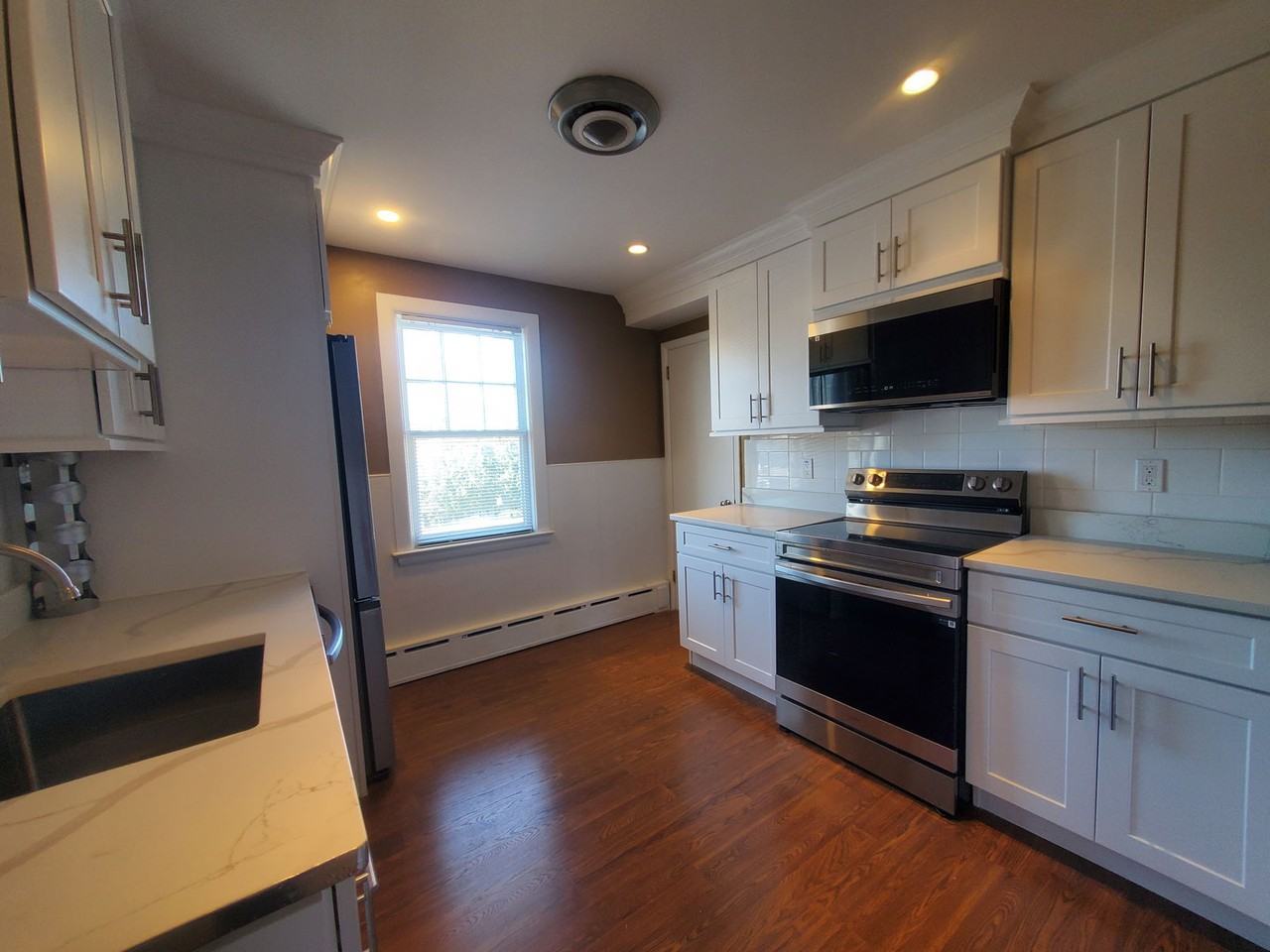 158 East Ave #2 - Photo 2 of 8