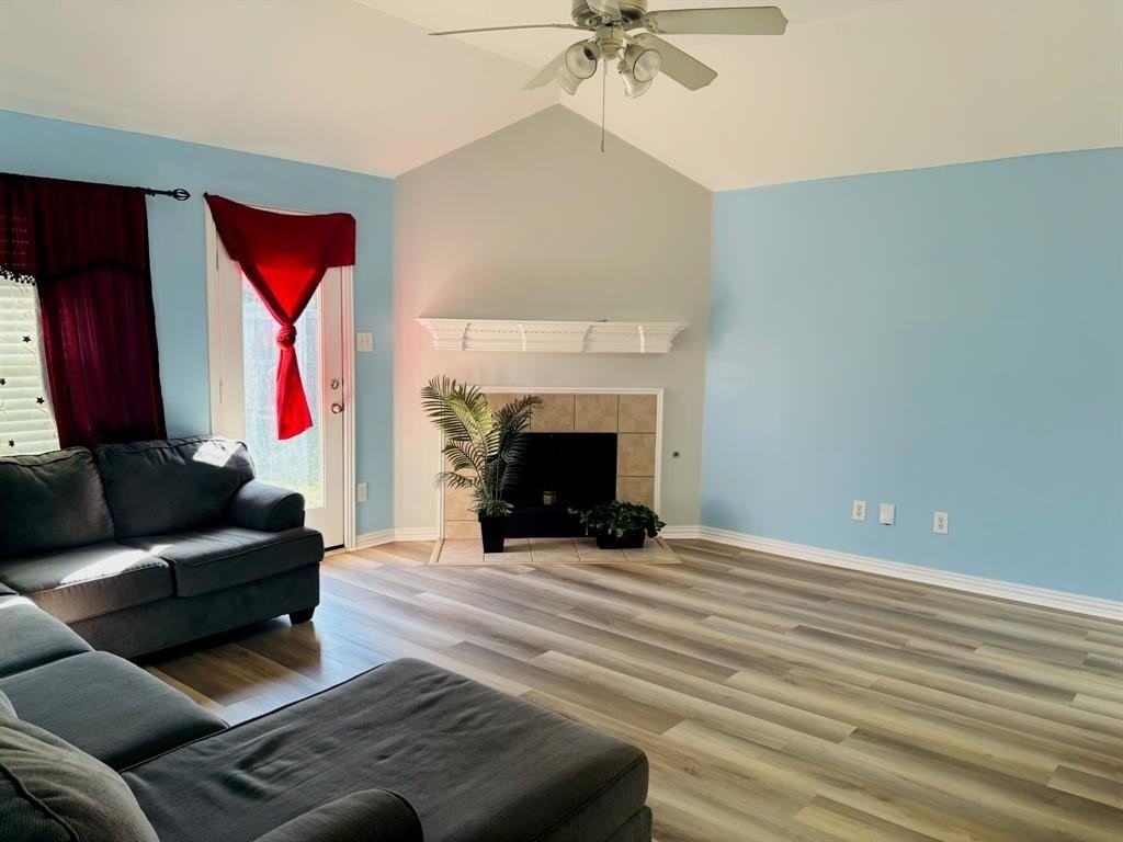 1205 Oakridge Dr - Photo 5 of 10