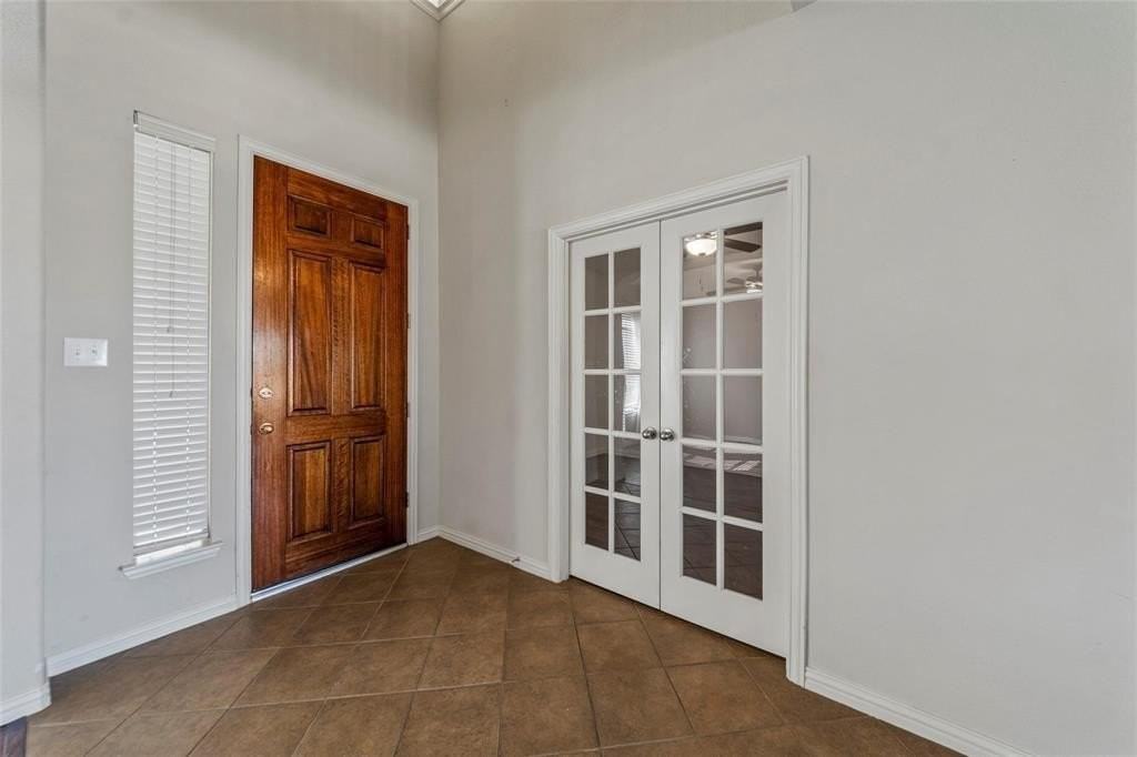 2000 Templegate Dr - Photo 6 of 16