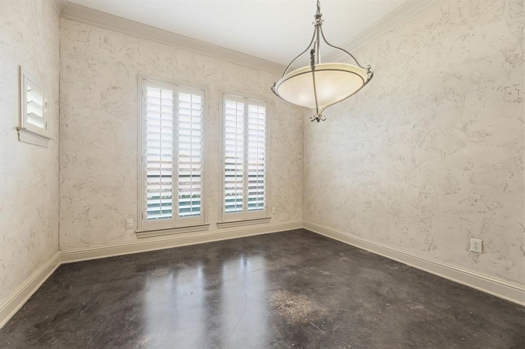 1025 Lady Lore Ln - Photo 6 of 40