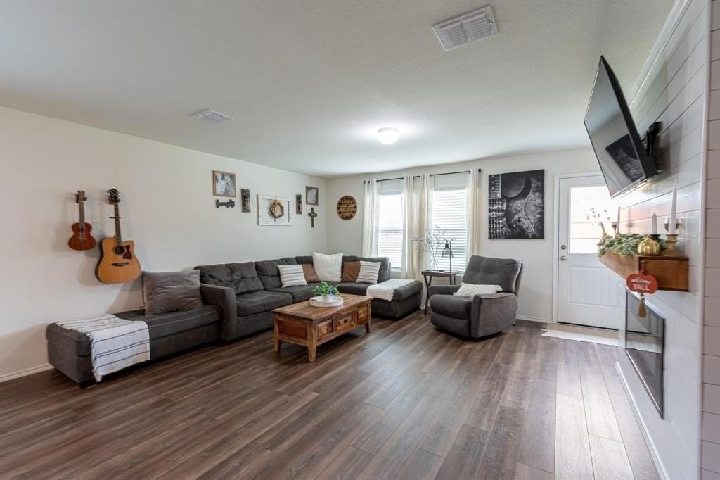 771 Bayonet St - Photo 6 of 20