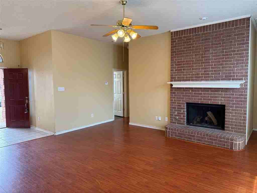 1520 Summerfield Dr - Photo 3 of 17