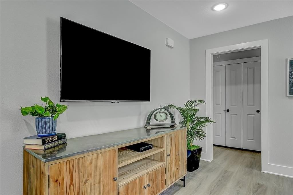 731 Layne Dr - Photo 4 of 38