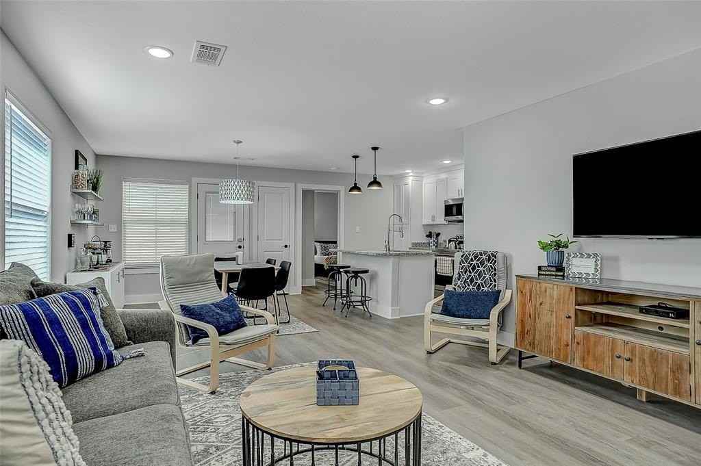 731 Layne Dr - Photo 5 of 38