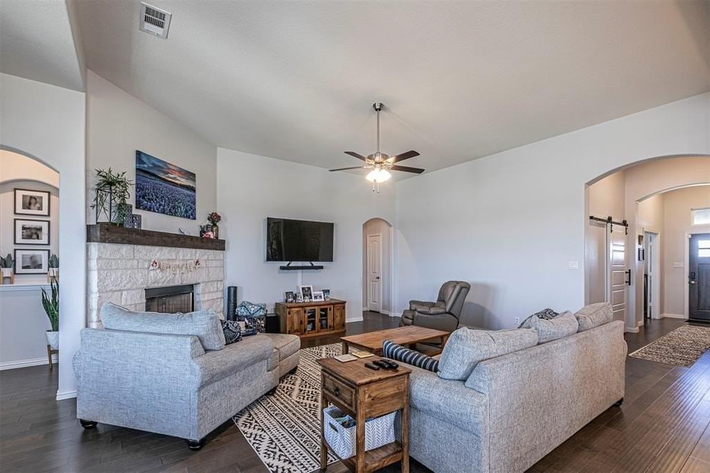 1084 Flagstone Dr - Photo 5 of 40