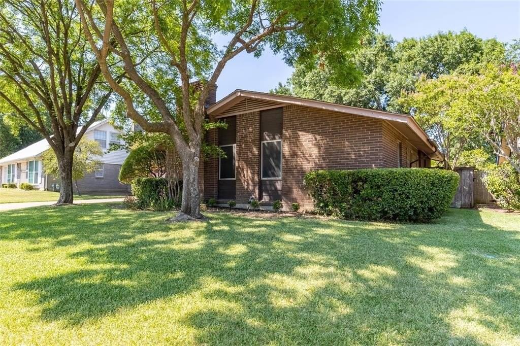 1217 Doncaster St - Photo 2 of 28