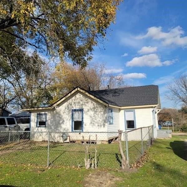 200 E Crockett St - Photo 2 of 14