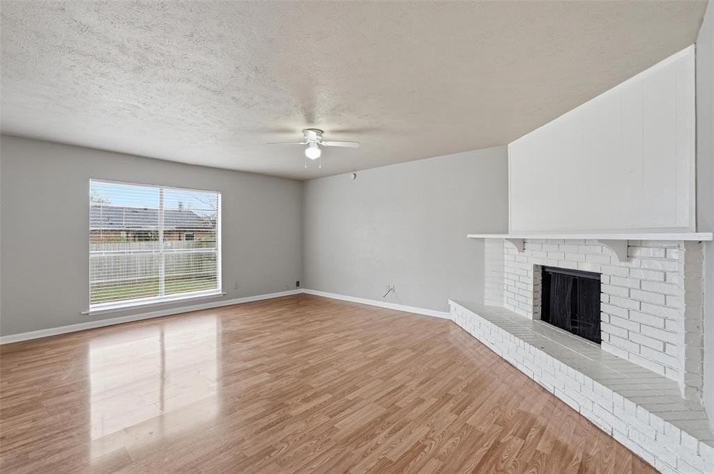 738 Meadow Mead Dr - Photo 2 of 19