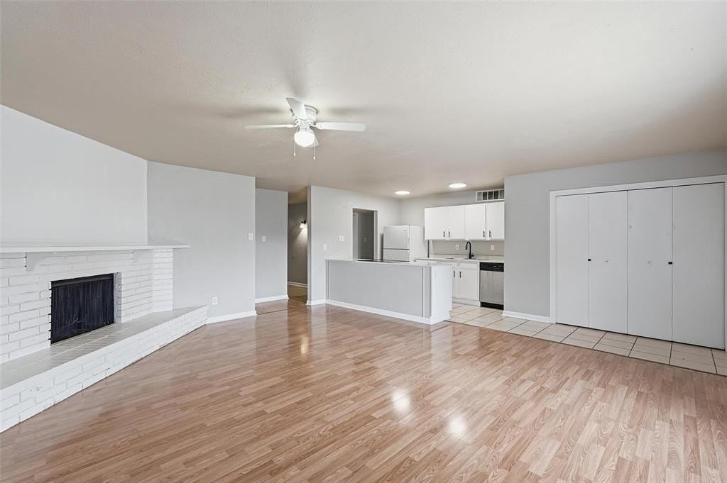 738 Meadow Mead Dr - Photo 4 of 19