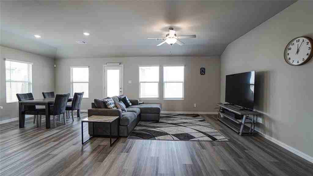 775 Moonlight Pl - Photo 5 of 29