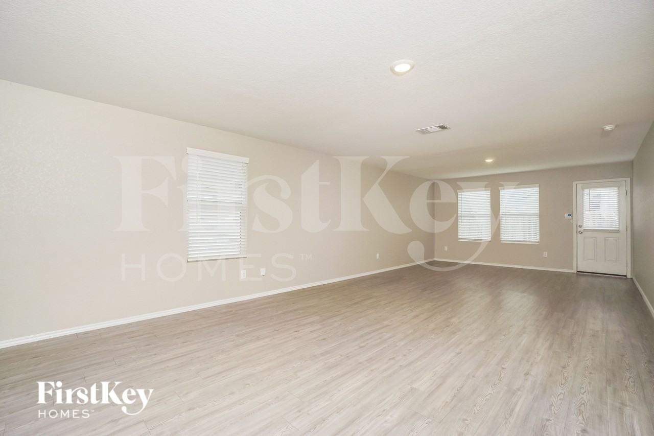 5184 Fowler Crst - Photo 3 of 19