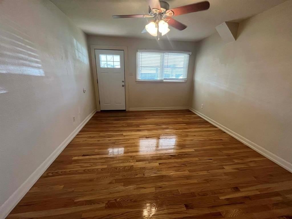 1725 Peach St - Photo 2 of 12