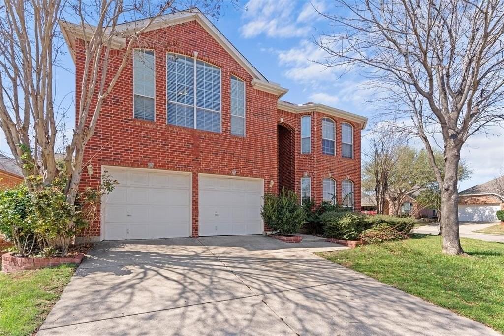 3015 Honey Locust Dr - Photo 2 of 23