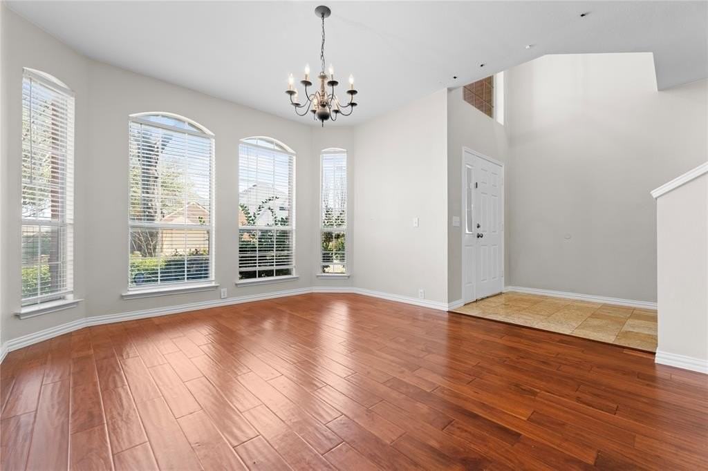 3015 Honey Locust Dr - Photo 4 of 23