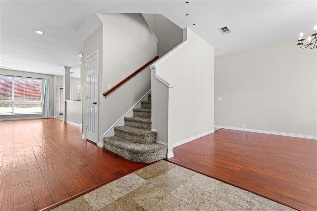 3015 Honey Locust Dr - Photo 5 of 23