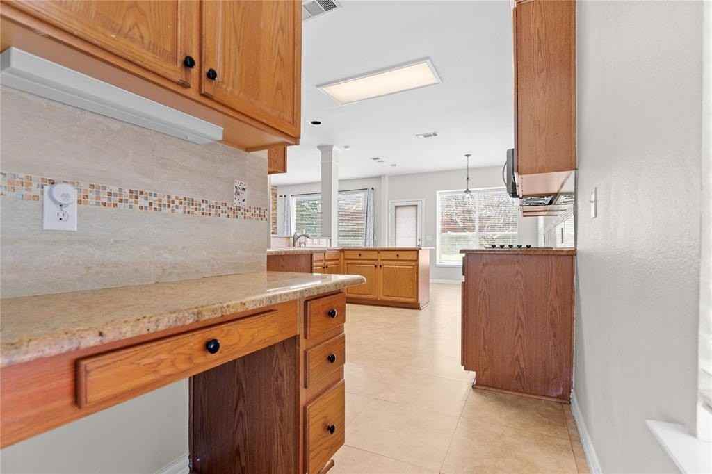 3015 Honey Locust Dr - Photo 6 of 23