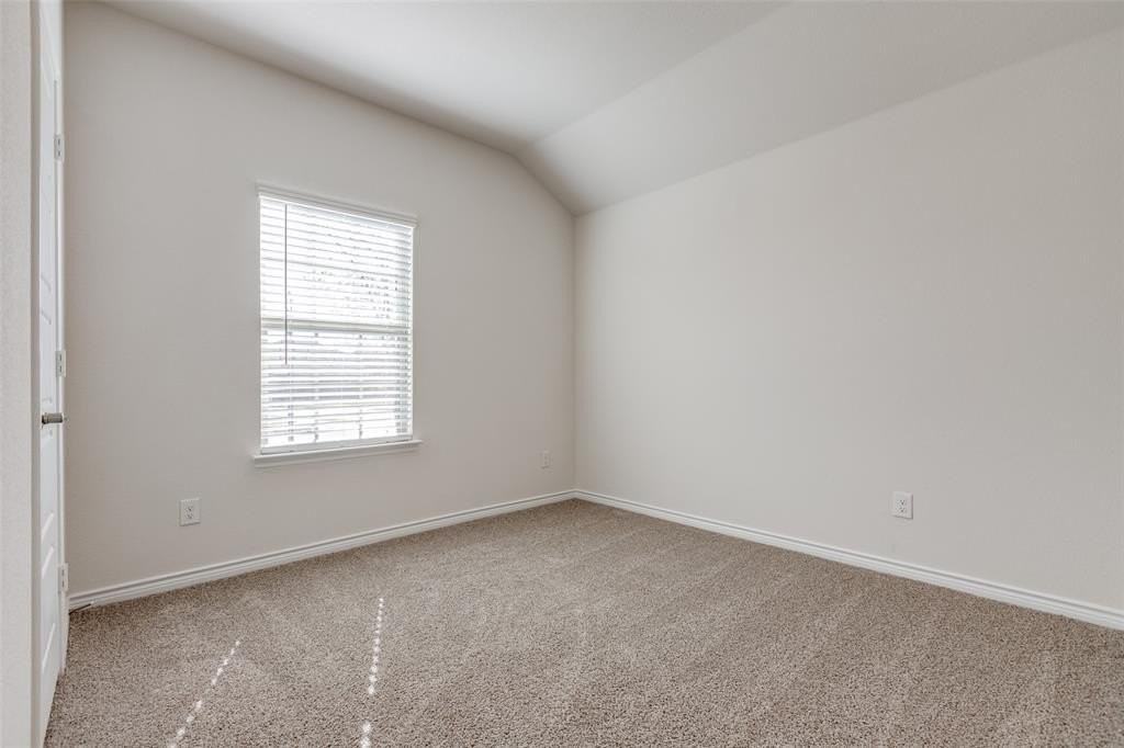 5237 Sandrine Ave - Photo 5 of 32