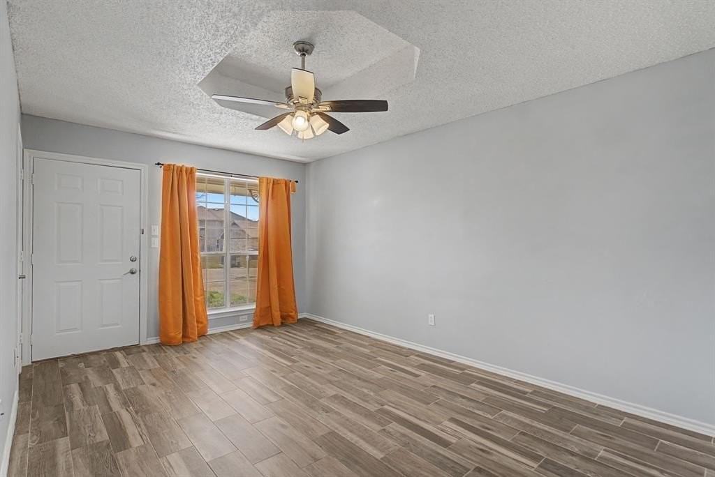 114 Prairie Creek Cir - Photo 7 of 29