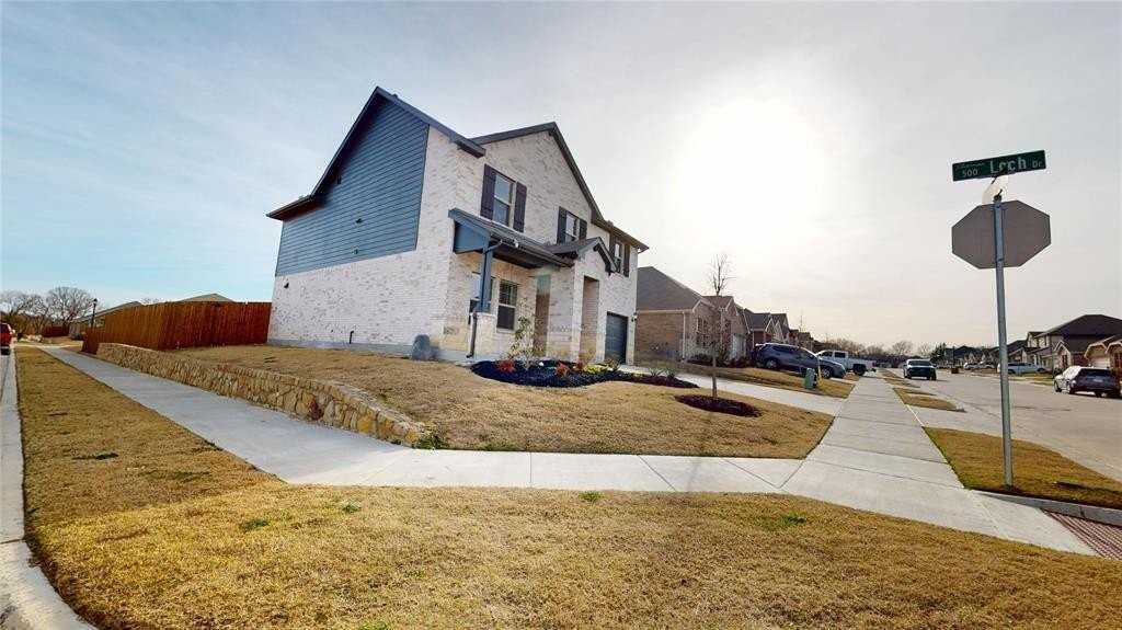 2102 Dunbar Dr - Photo 2 of 40