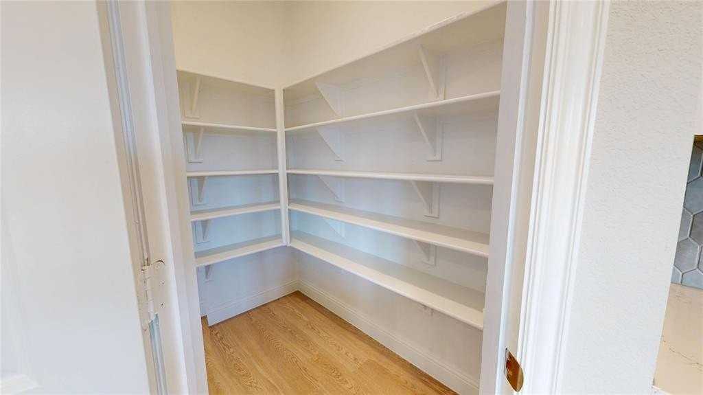 2102 Dunbar Dr - Photo 6 of 40