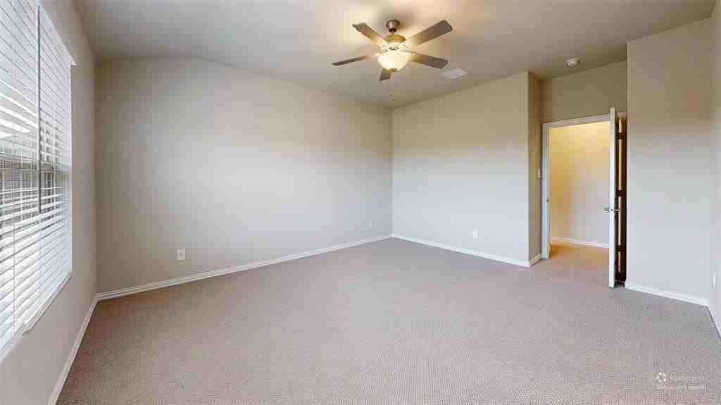 2102 Dunbar Dr - Photo 7 of 40