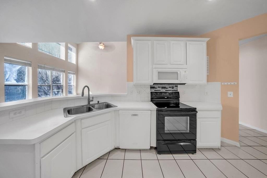 908 Englewood Ln - Photo 7 of 32