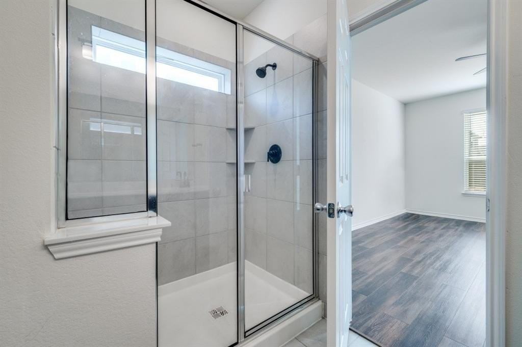 916 Waggoner Dr - Photo 5 of 18