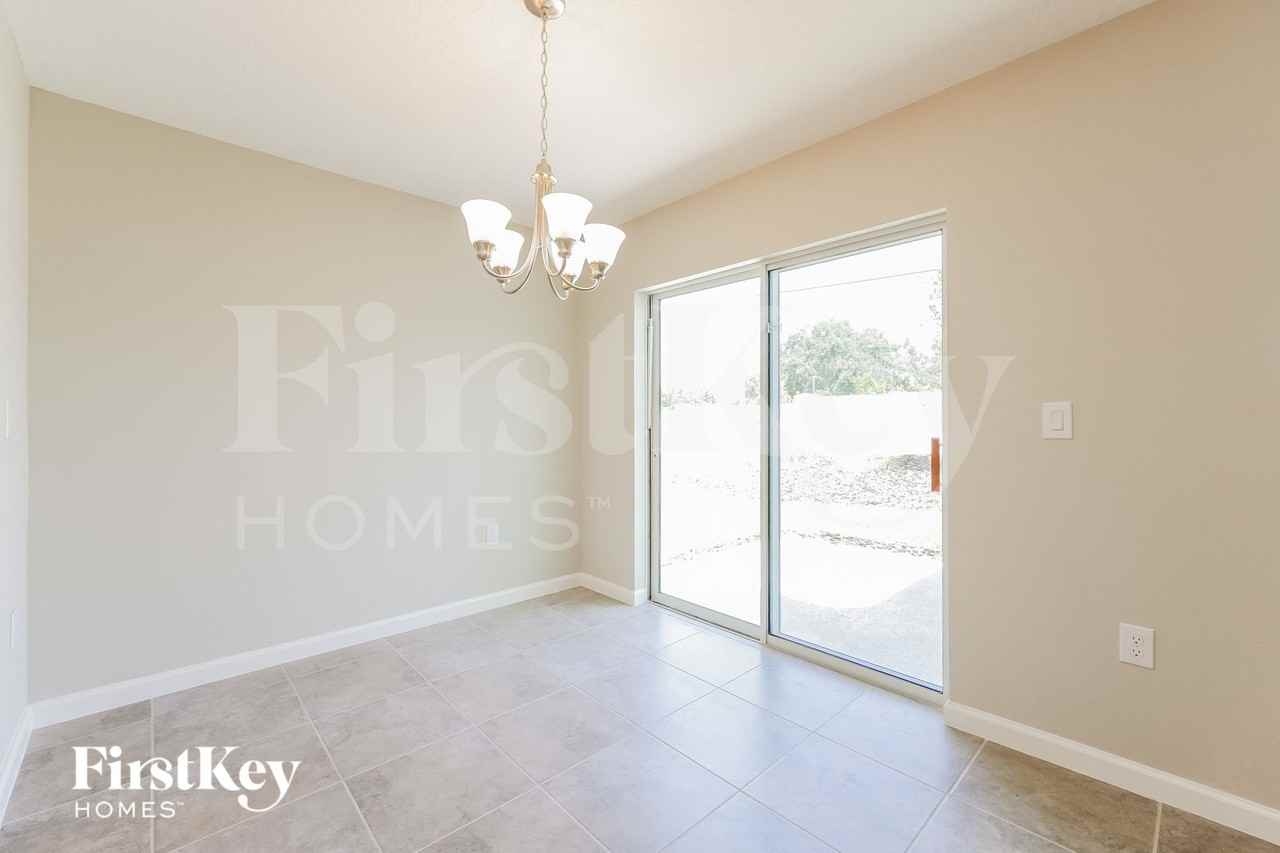 615 Lindbergh Way - Photo 5 of 15