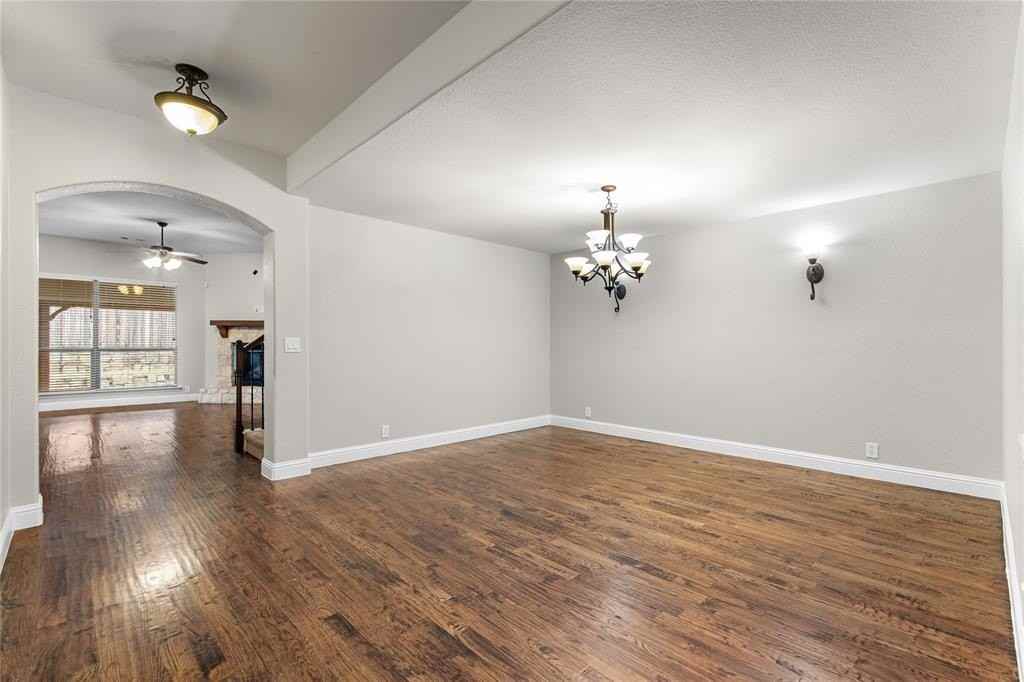 731 Buffalo Springs Dr - Photo 5 of 33