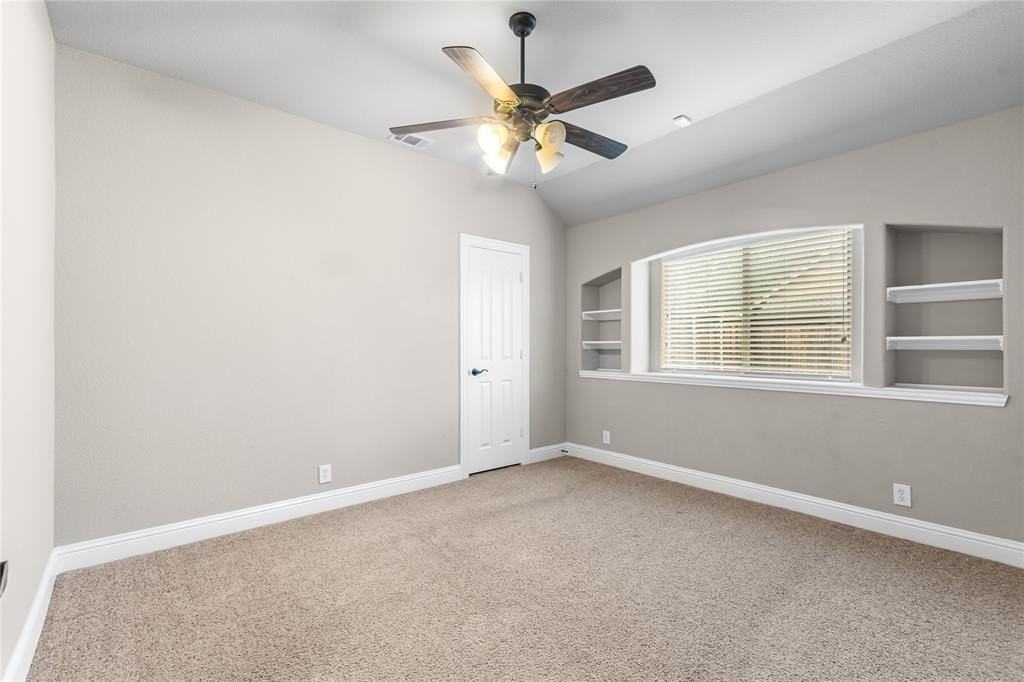 731 Buffalo Springs Dr - Photo 6 of 33