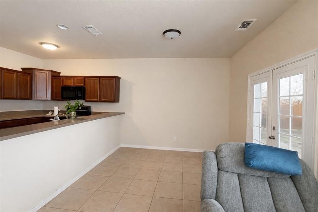 8411 Angus Dr - Photo 3 of 12